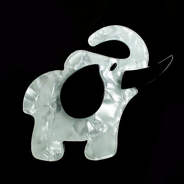 Brooch made of glossy plastic “Rendezvous”