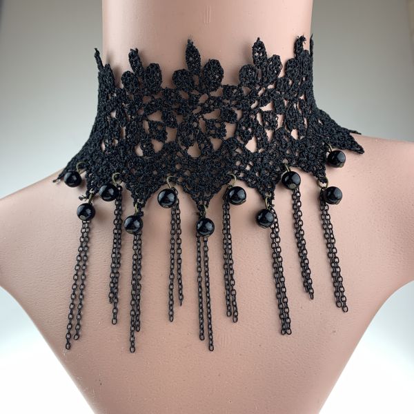 Choker with lace chains and beads