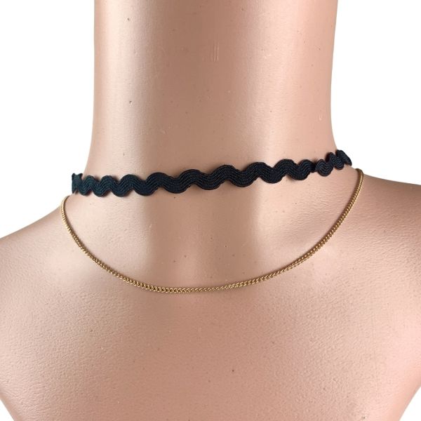 Double choker with chain